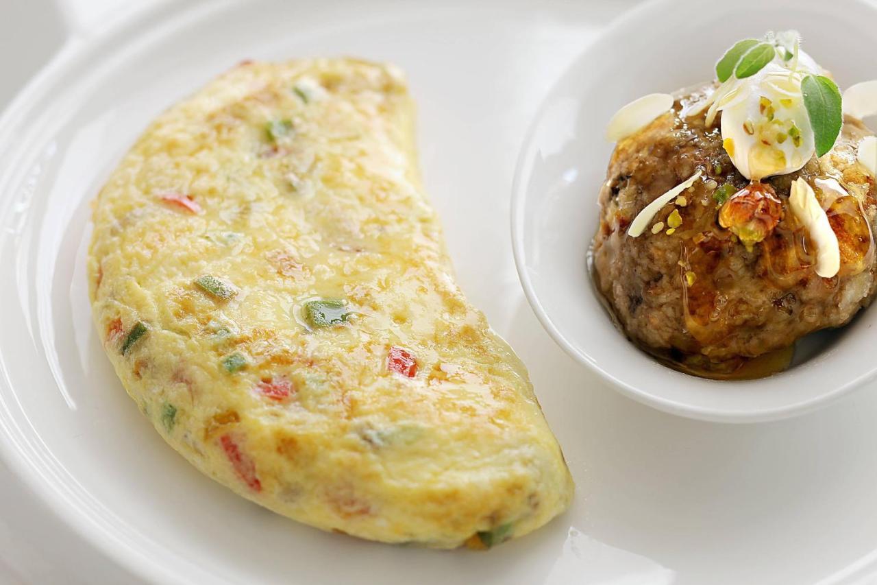 Le Meridien Jeddah Jidá Exterior foto An omelette